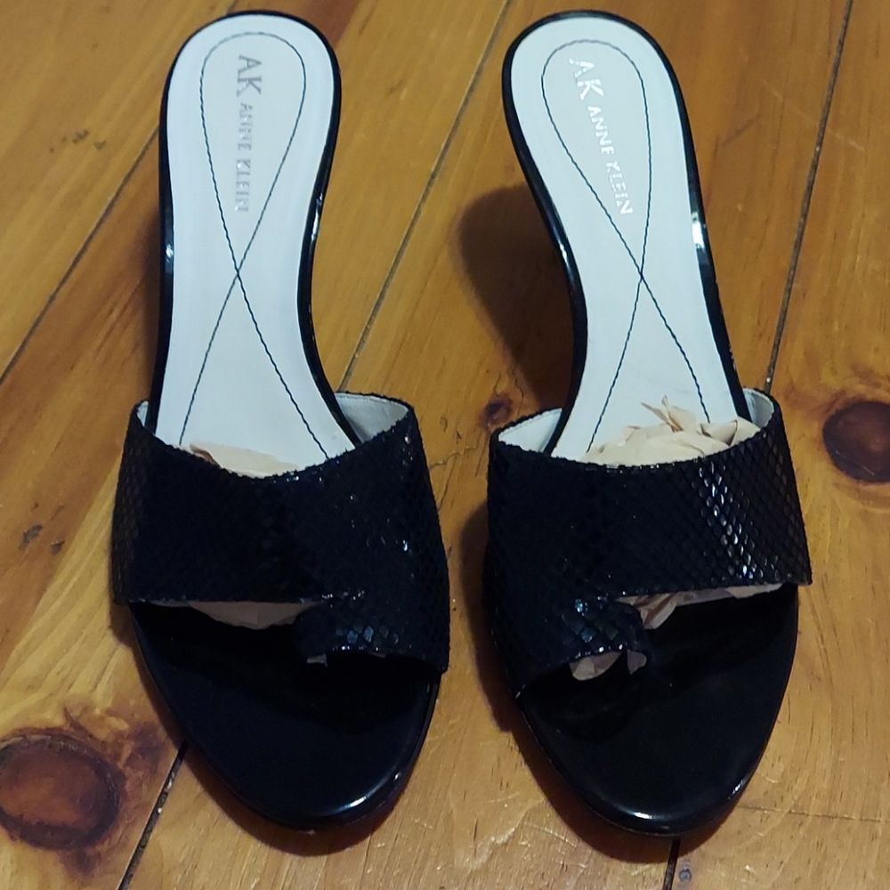 Women's Black Sandals